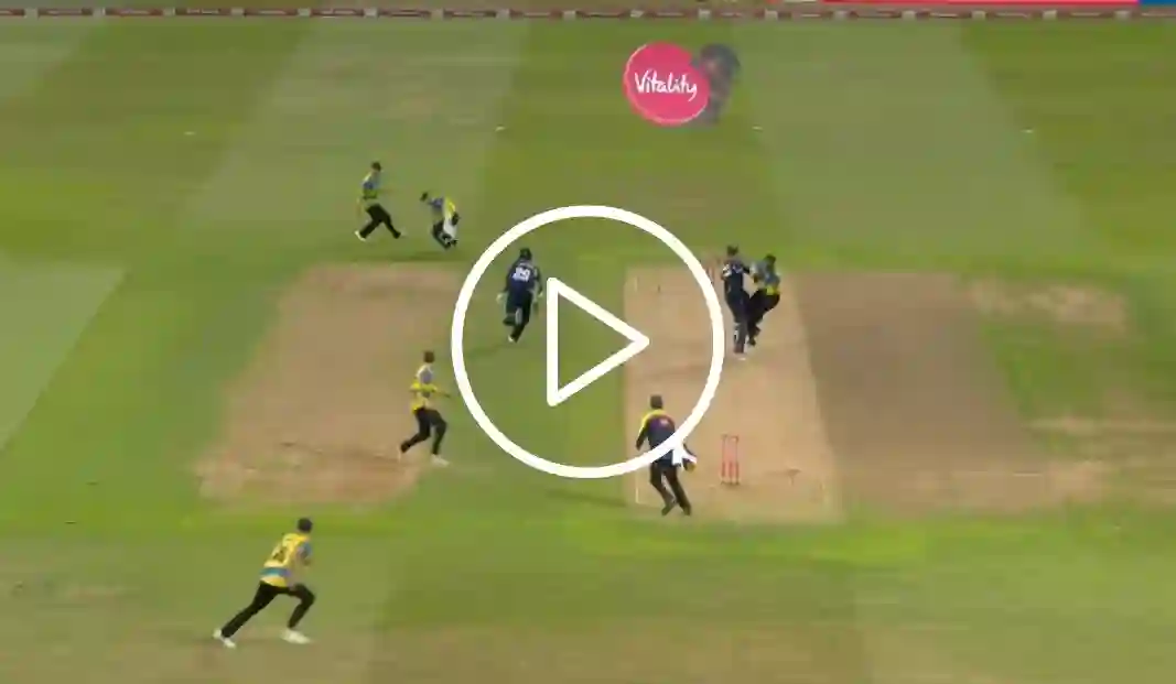 [Watch] Simon Harmer Gets Runout After  Shocking Collision With Bowler In T20 Blast Quarter-Final